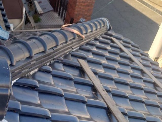 明石市で雨漏りした瓦屋根の隅棟